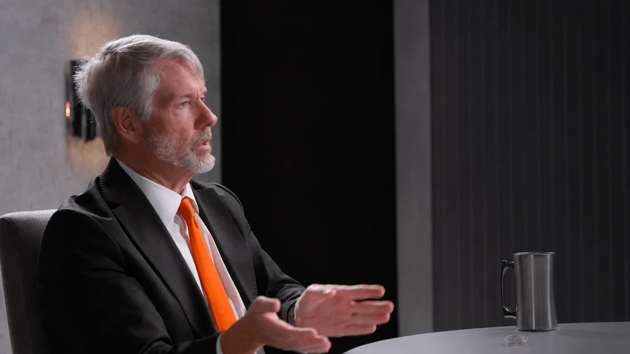 Saylor Strikes Again: Strategy Scoops Up $370M Worth of Bitcoin