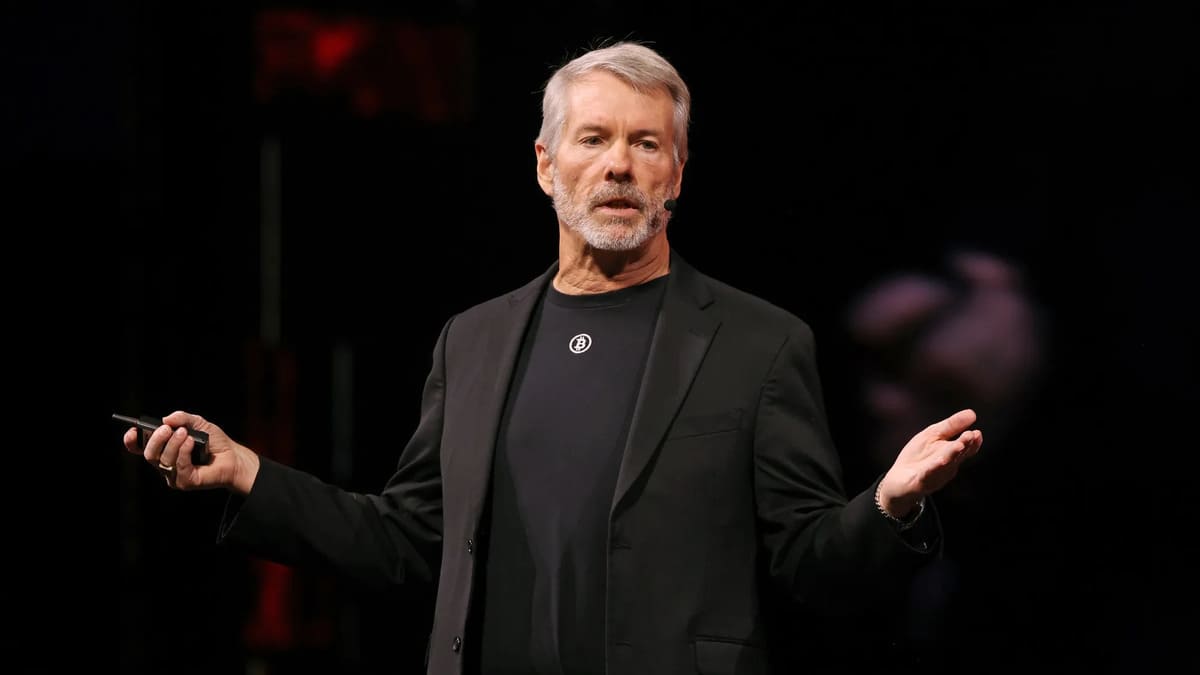 Saylor Weighs In on Bitcoin Control Debate Amid Spam Filter and Wallet Freeze Uproar