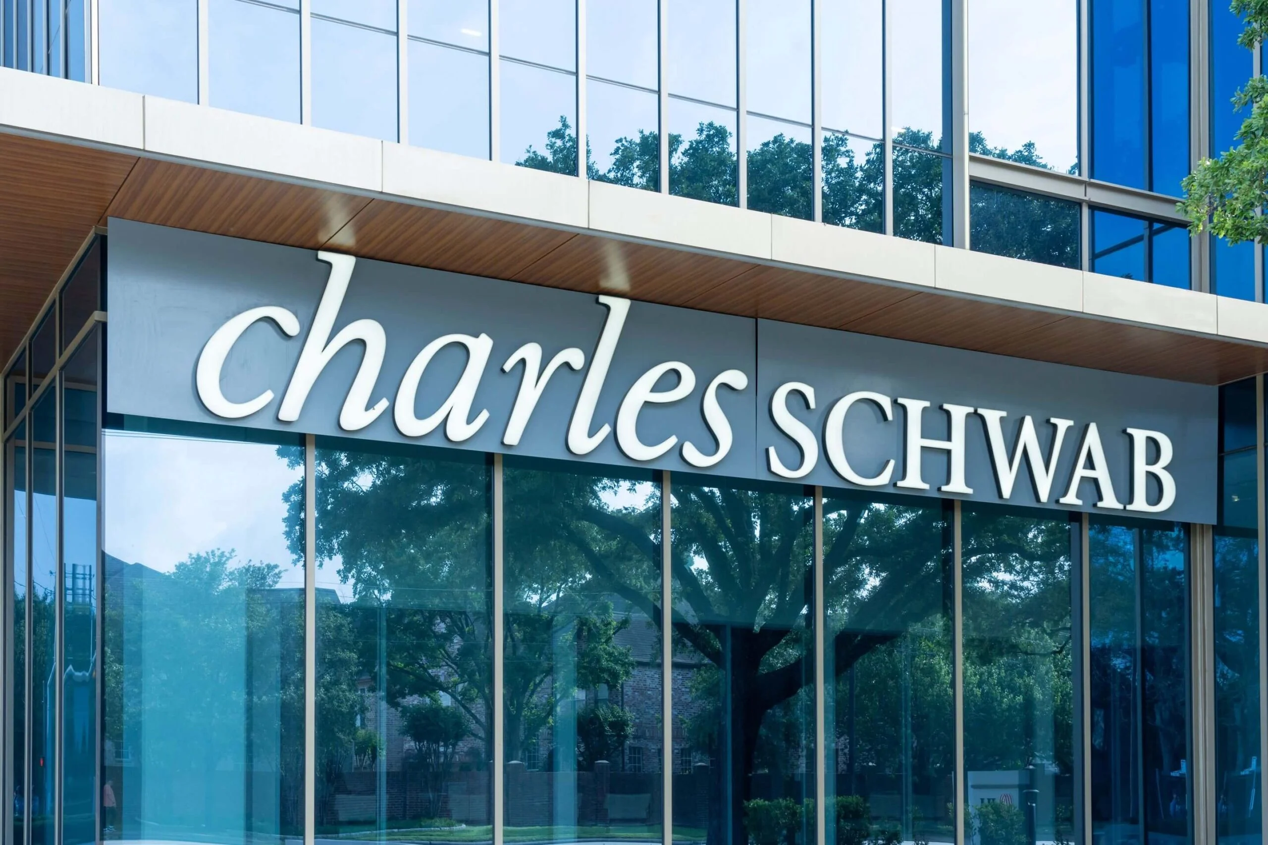 Schwab's 46 Million Clients to Gain Direct Bitcoin Access in 2026