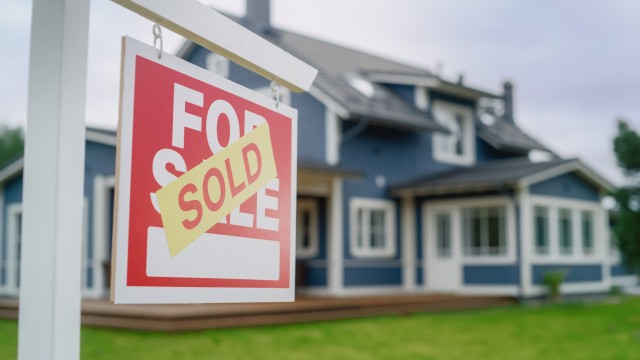 https://images.financialmodelingprep.com/news/sell-mdiv-buy-cefs-20240507.jpg