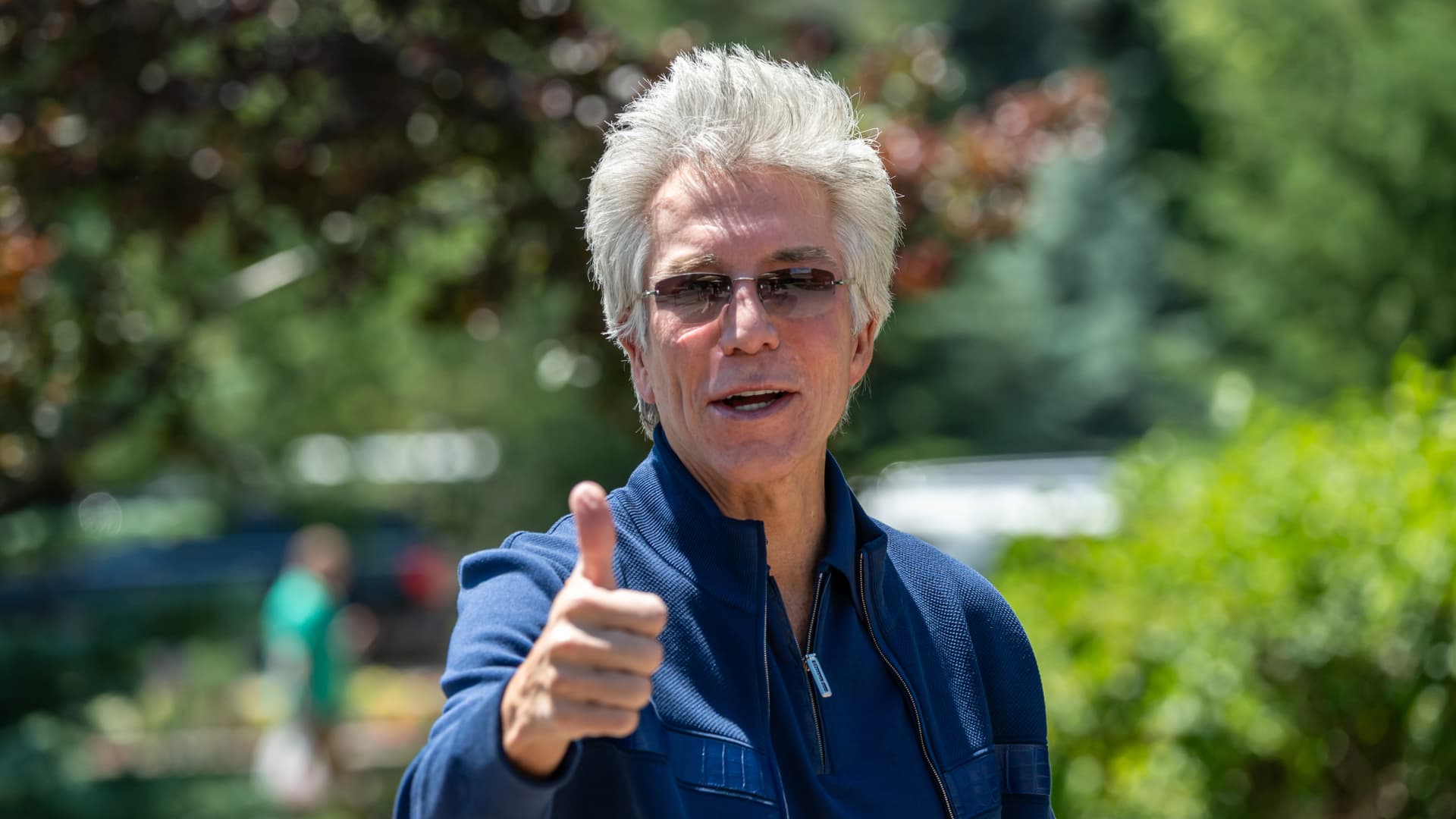 ServiceNow tops estimates, approves 5-for-1 stock split