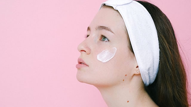 Shares of Hims & Hers, known for hair-loss treatments and Viagra, rally amid market panic