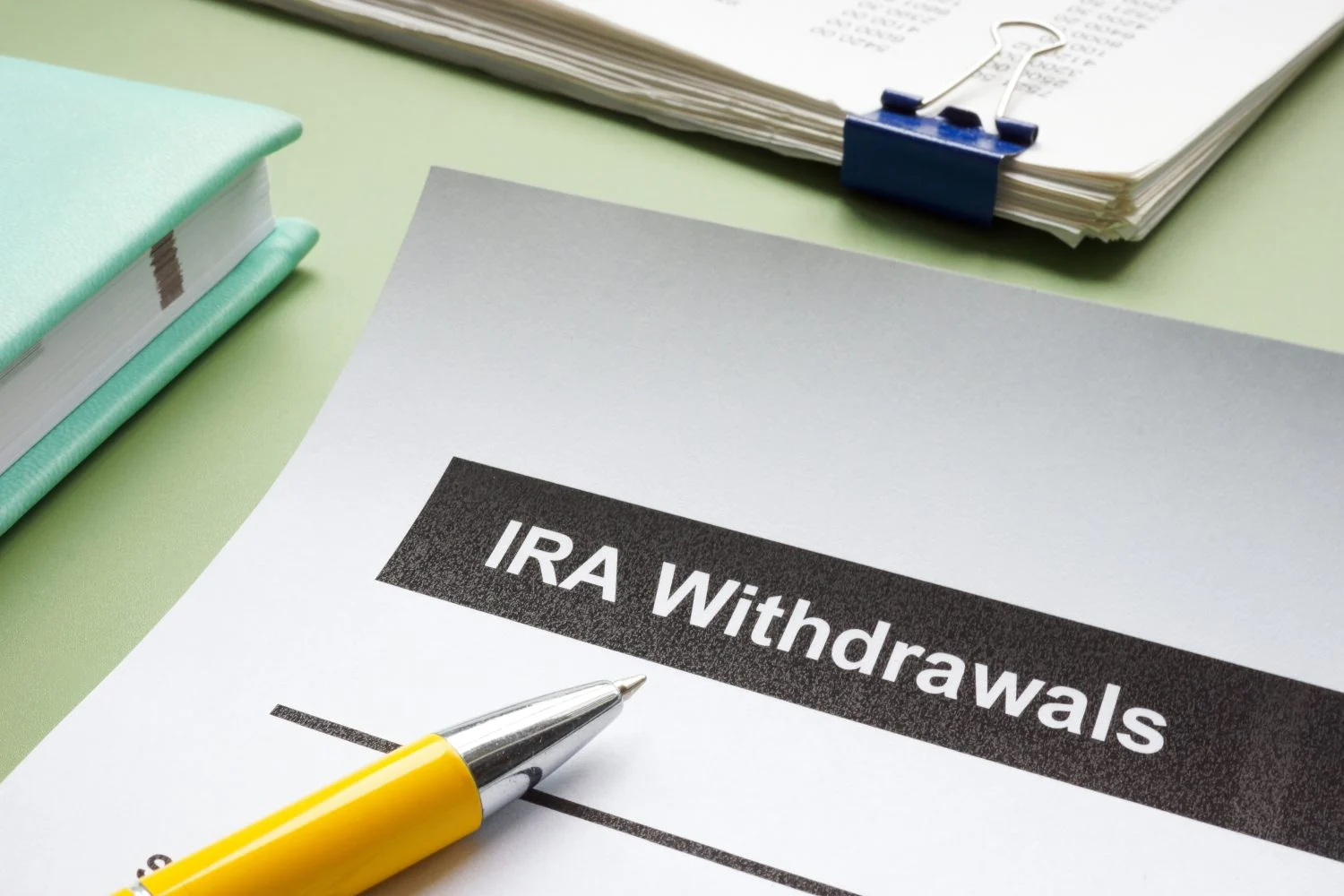She Cashed Out Her Father’s $220,000 IRA the Year She Inherited It, on Top of Her $90,000 Salary. Spreading It Across the Full Window Would Have Kept Nearly All of It Out of the Top Brackets She Paid