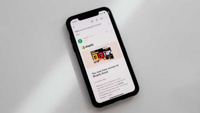 Shopify (SHOP) Stock Slides as Market Rises: Facts to Know Before You Trade