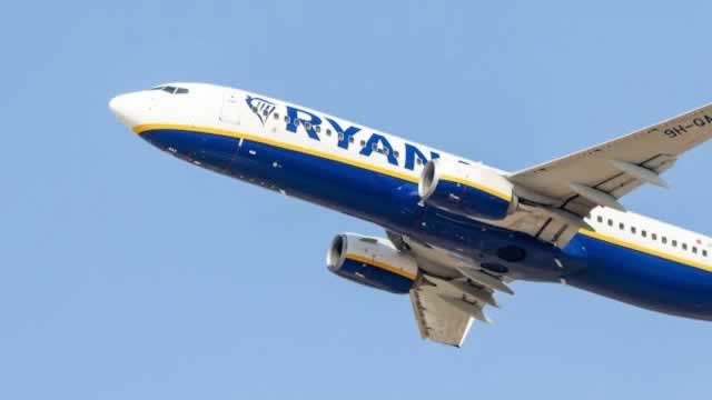 Should Investors Buy RYAAY Post a Seven-Month Straight Traffic Growth?