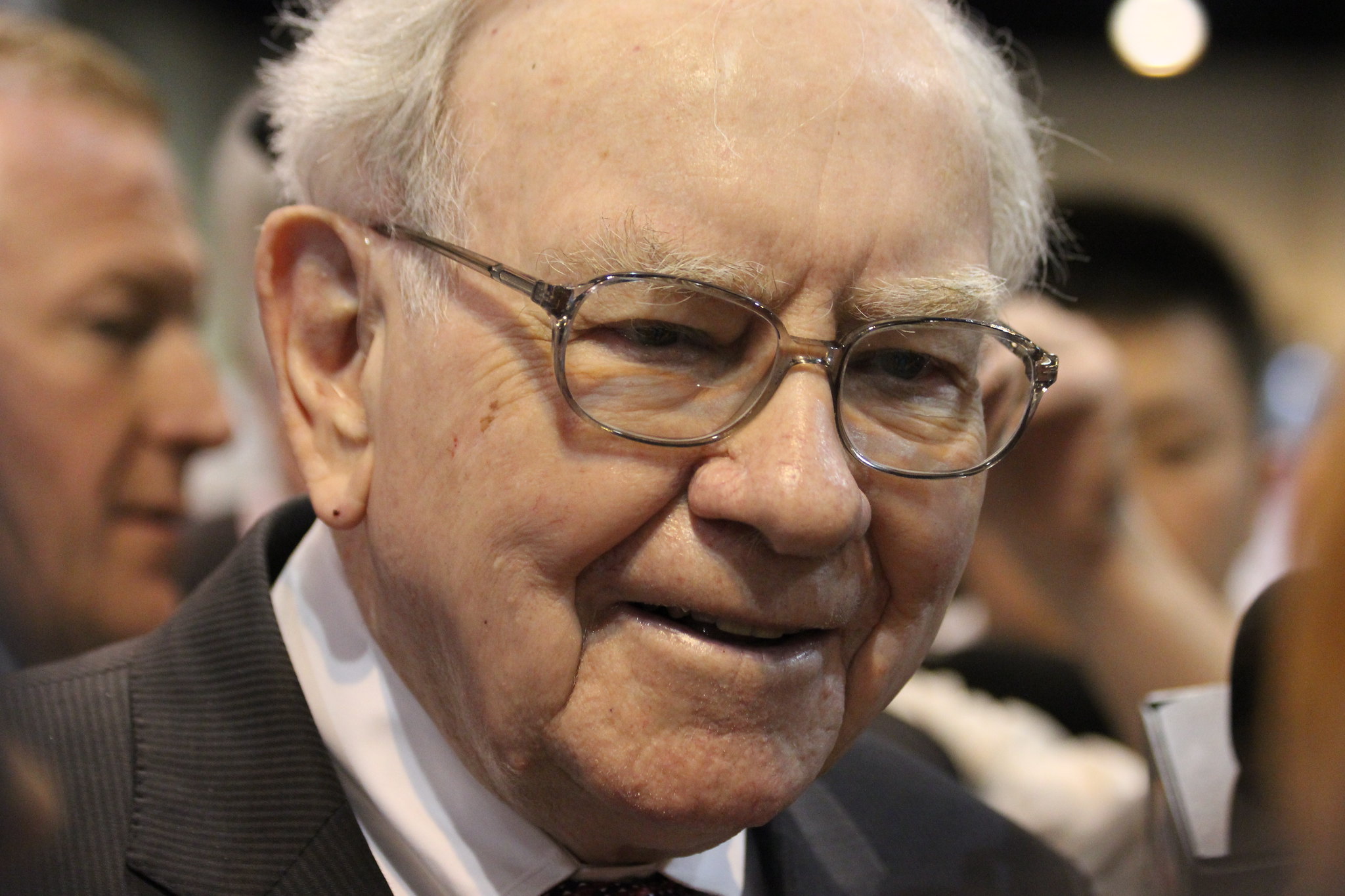 https://images.financialmodelingprep.com/news/should-you-buy-berkshire-hathaway-while-its-below-500-20251006.jpg