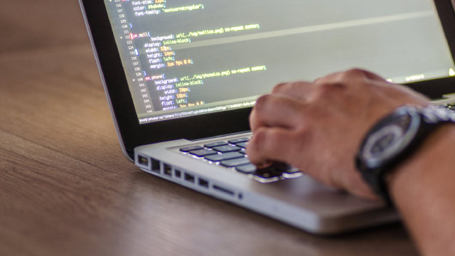 Should You Buy CrowdStrike Stock Now That It's Part of the S&P 500?