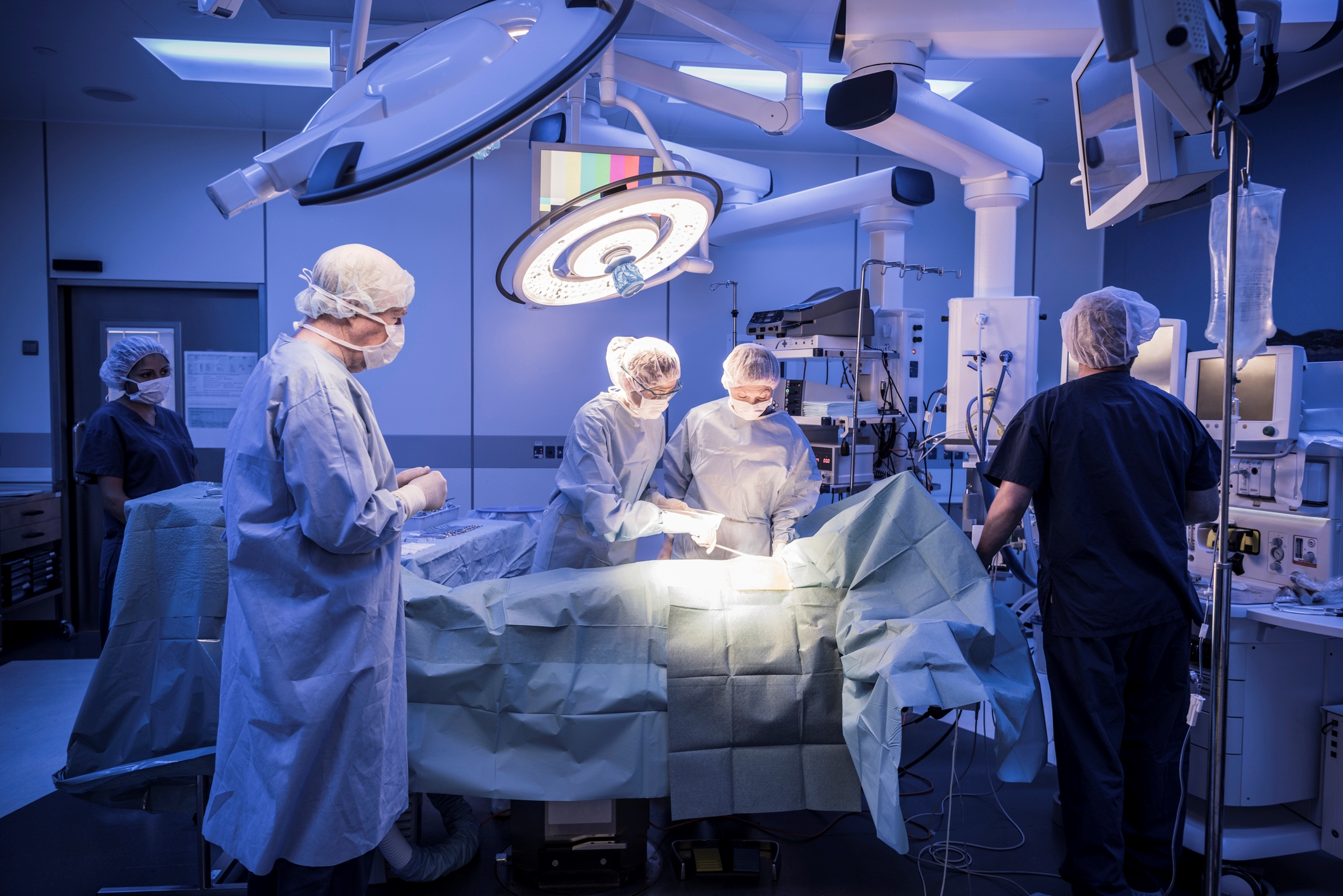 Should You Buy Intuitive Surgical Stock Before Oct. 21?
