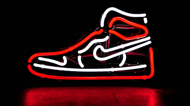 Should You Buy Nike Stock Right Now With $100 and Hold Through 2024 and Beyond?