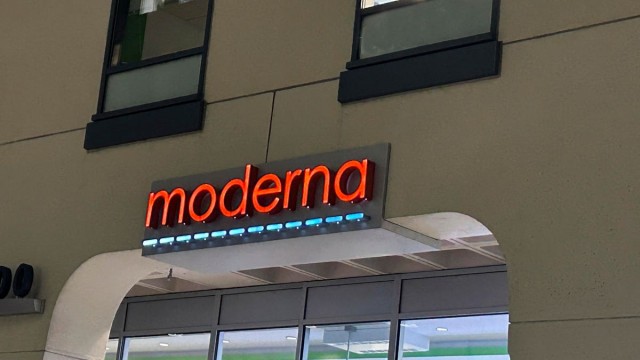 Should You Pick Moderna Stock At $150 After 25% Gains In A Month?