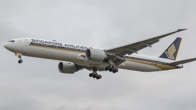 Singapore Airlines passenger dead after Boeing jet hits 'severe turbulence'