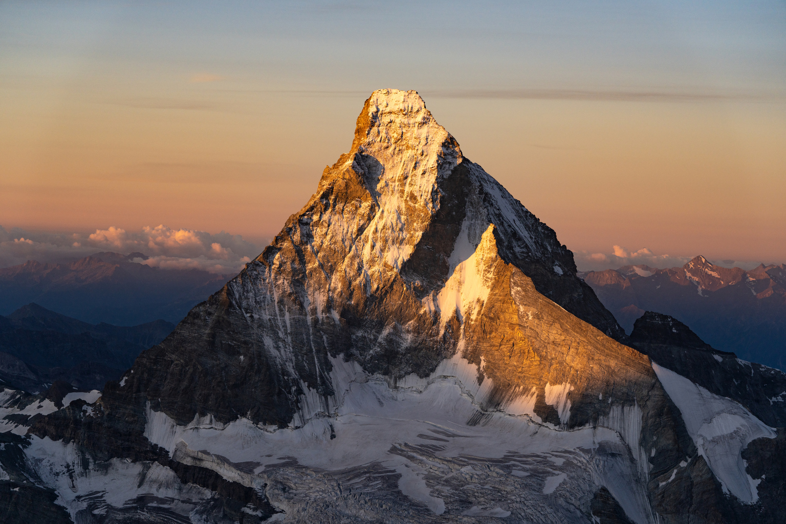 S&P 500 Coasts To New Record High On Fed's Assurance Of No Rate Hikes