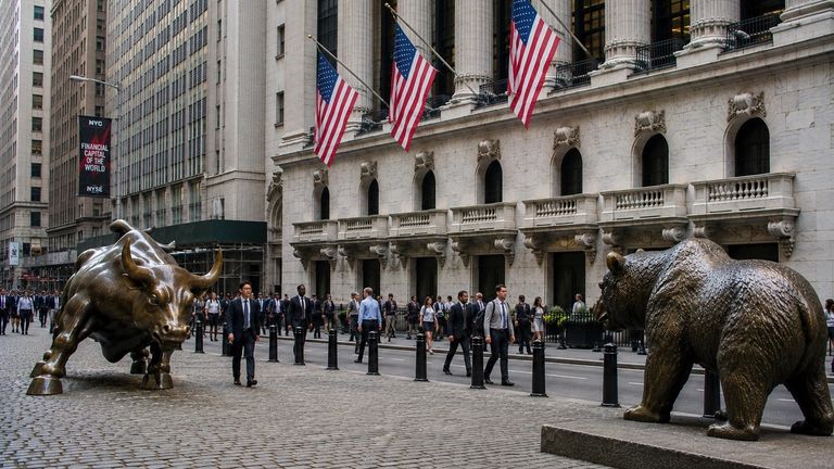 S&P 500 Falls as Bitcoin Surges Ahead of Fed Minutes