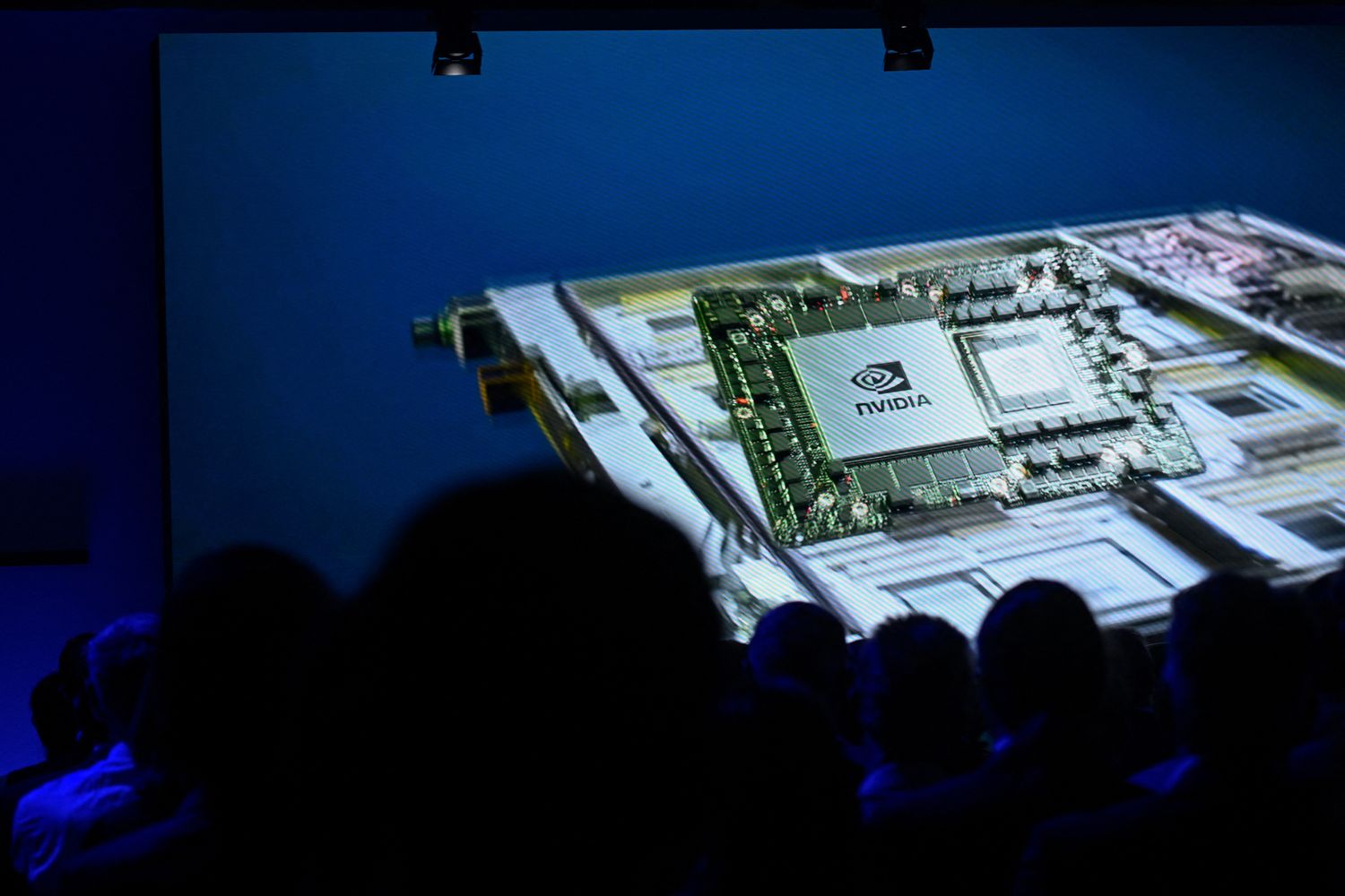 S&P 500 Gains and Losses Today: Nvidia and Intel Drop as Tech Stocks Falter; Wells Fargo Pops