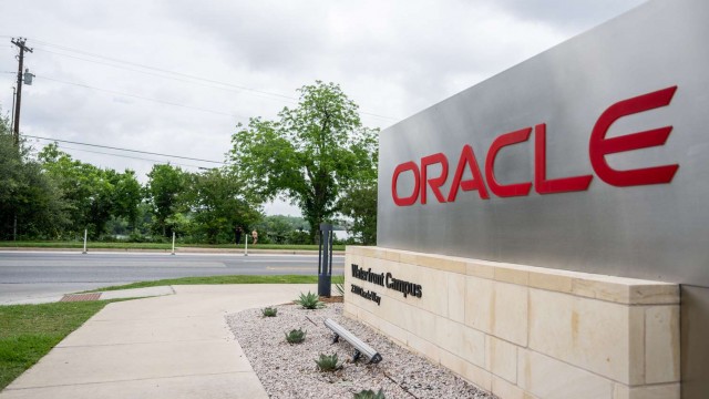 S&P 500 Gains and Losses Today: Oracle Stock Surges Amid New AI Partnerships