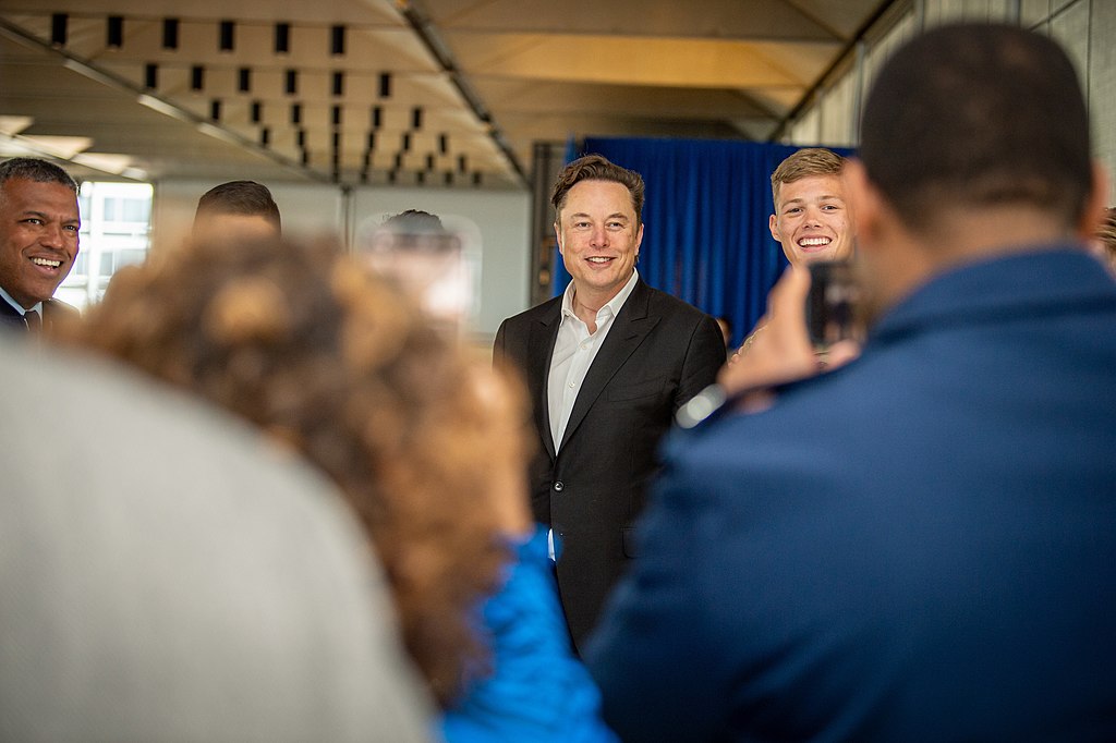 SpaceX IPO Could Pressure Bitcoin as Investors Shift Toward AI Opportunities