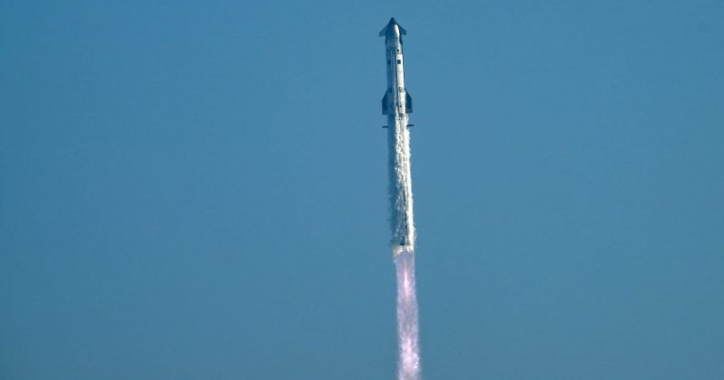 SpaceX launches $2T IPO with redeemable tokens on Solana