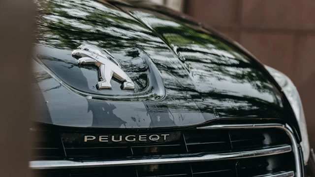 Stellantis idles plants in Mexico and Canada due to tariffs