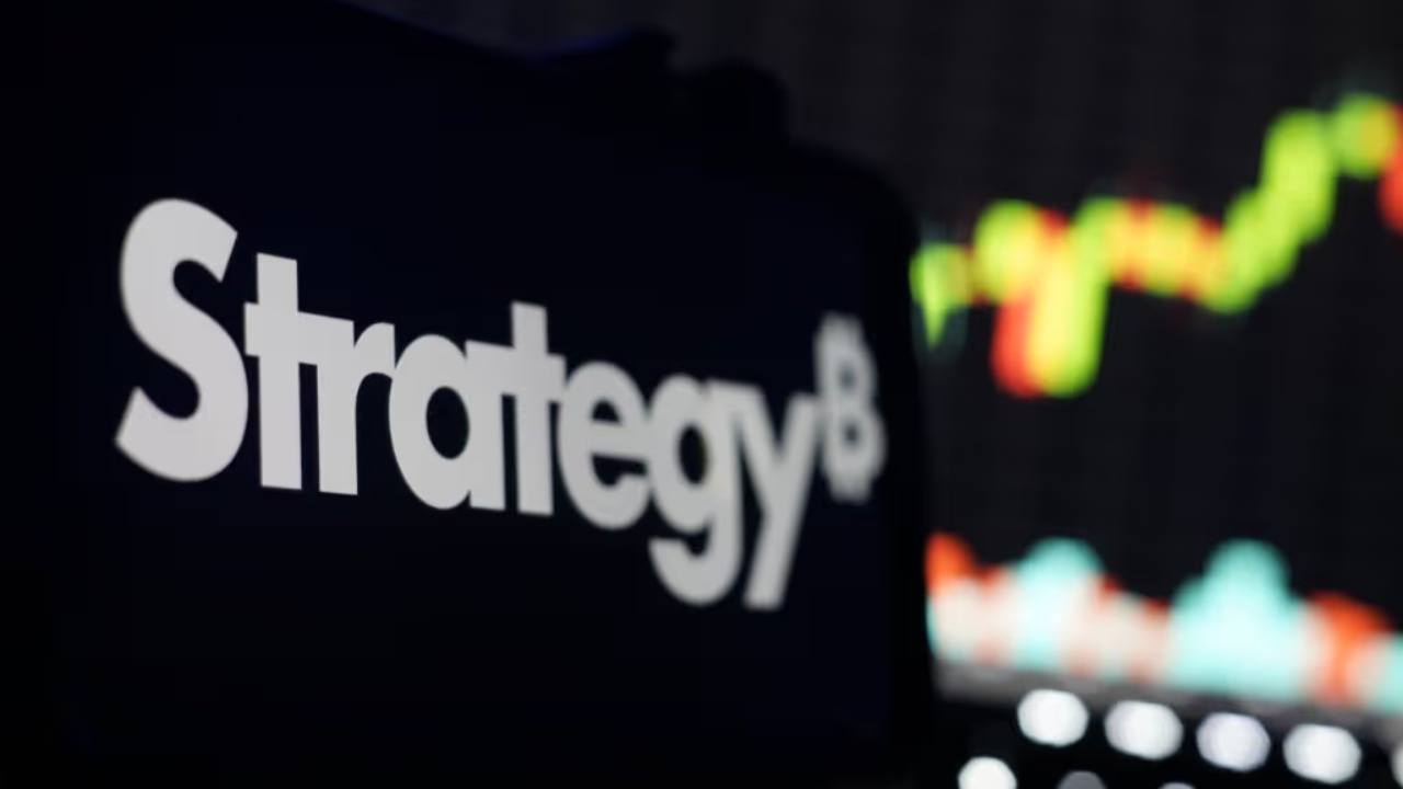 Strategy Says Bitcoin Reserve Provides 31 Years of Dividend Coverage as Cash Buffer Reaches $3.2 Billion