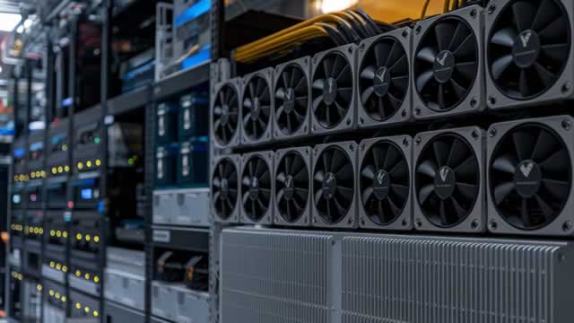 Foto von Super Micro Computer Stock Sinks Again on Guidance. Is It Time to Buy the Dip?