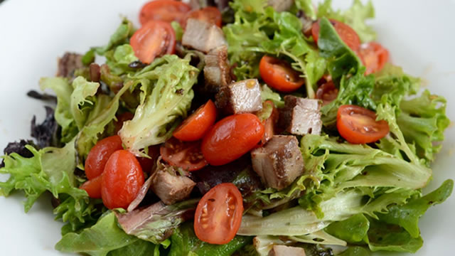 Sweetgreen Stock Slides Friday: What's Driving the Action?
