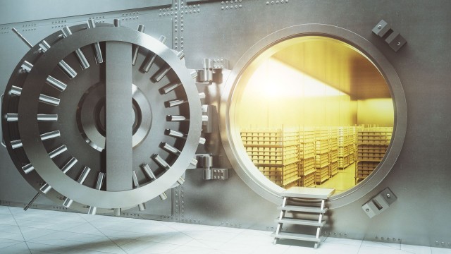 Swiss National Bank should rebuild its gold reserves despite all-time high prices – Analysis