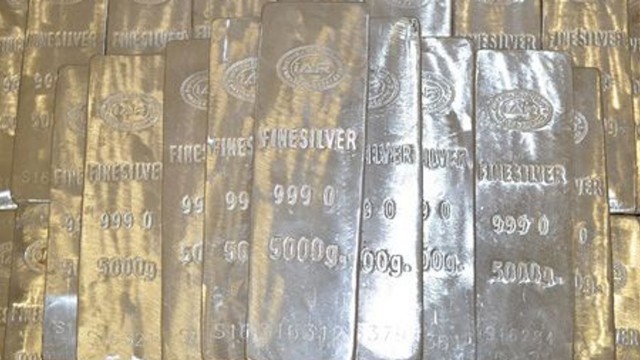 Technical silver breakout confirmed as stagflation fears mount