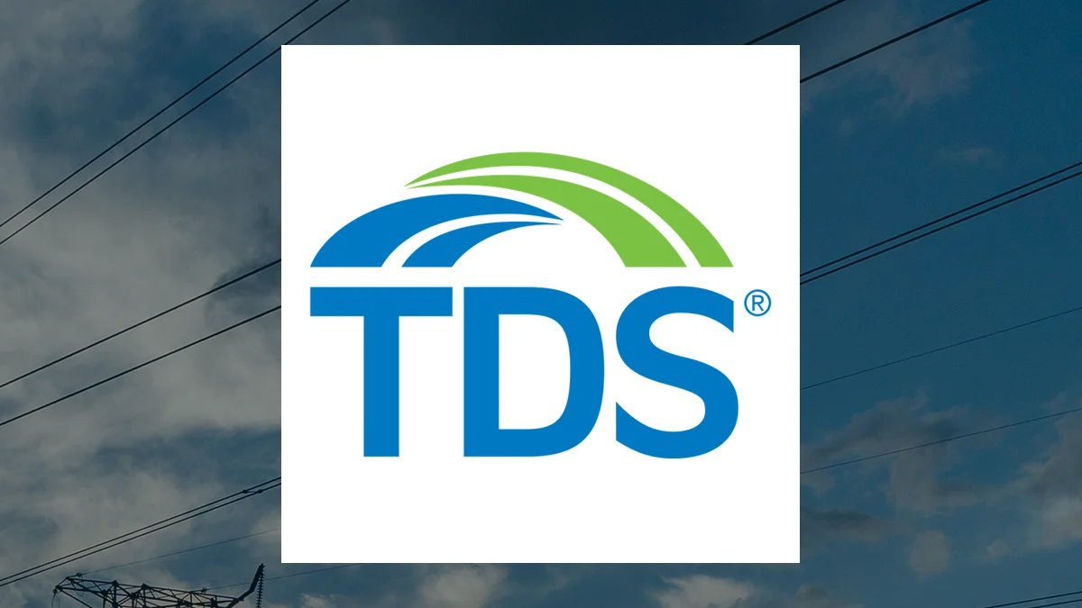 Telephone and Data Systems (NYSE:TDS) Stock Passes Above 200-Day Moving Average   – Should You Sell?