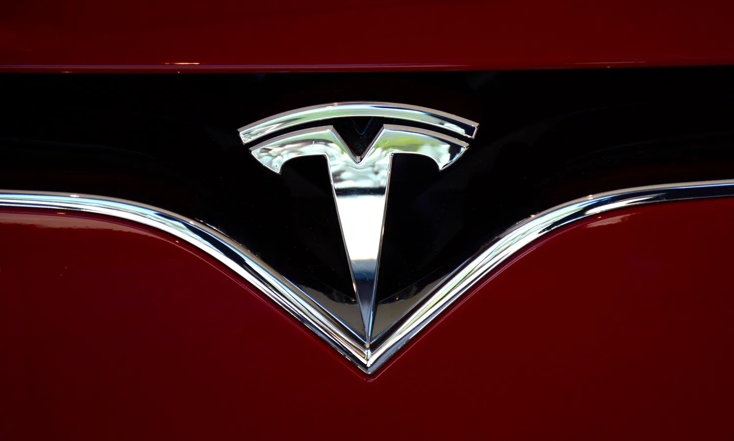 Tesla and Netflix Will Anchor Busy Week