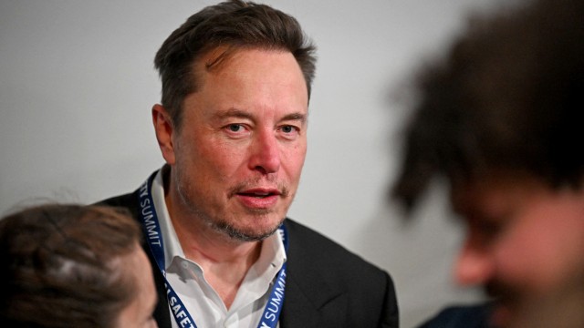 Tesla CEO Musk's pay package garners support from 77% of votes at investor meeting