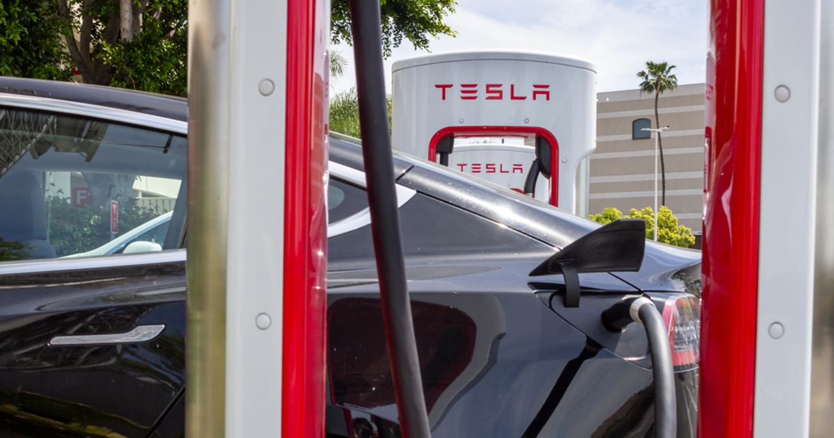 Tesla reports profit beat for Q1, reveals $2B SpaceX investment