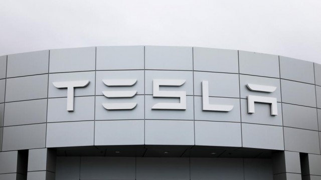 Tesla Shareholders to Vote on Elon Musk's Pay Package