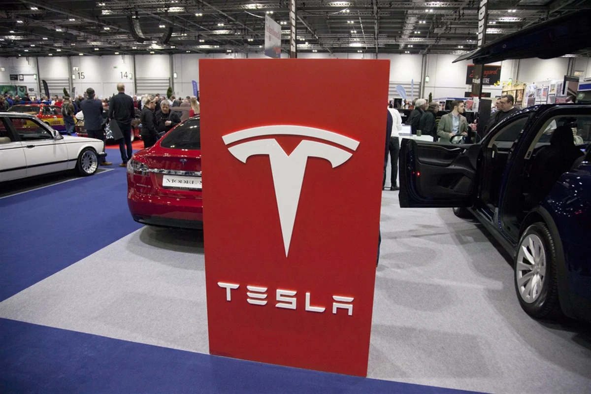 TSLA