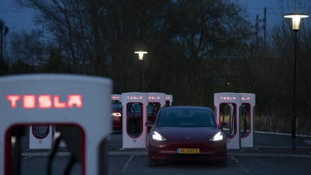 Tesla Stock Is Plunging, But It's Not Getting Cheaper. Here's Why.