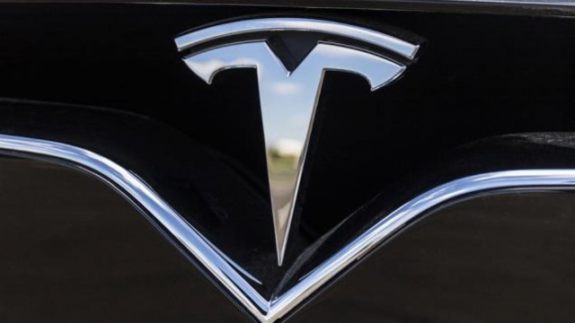 Tesla (TSLA) Stock Gains 6.6% on Major Semitruck Update