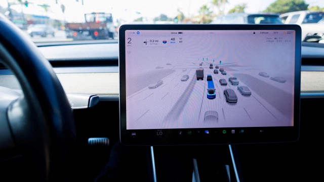 Tesla upgrades in-car navigation software in China, introduces lane-level guidance