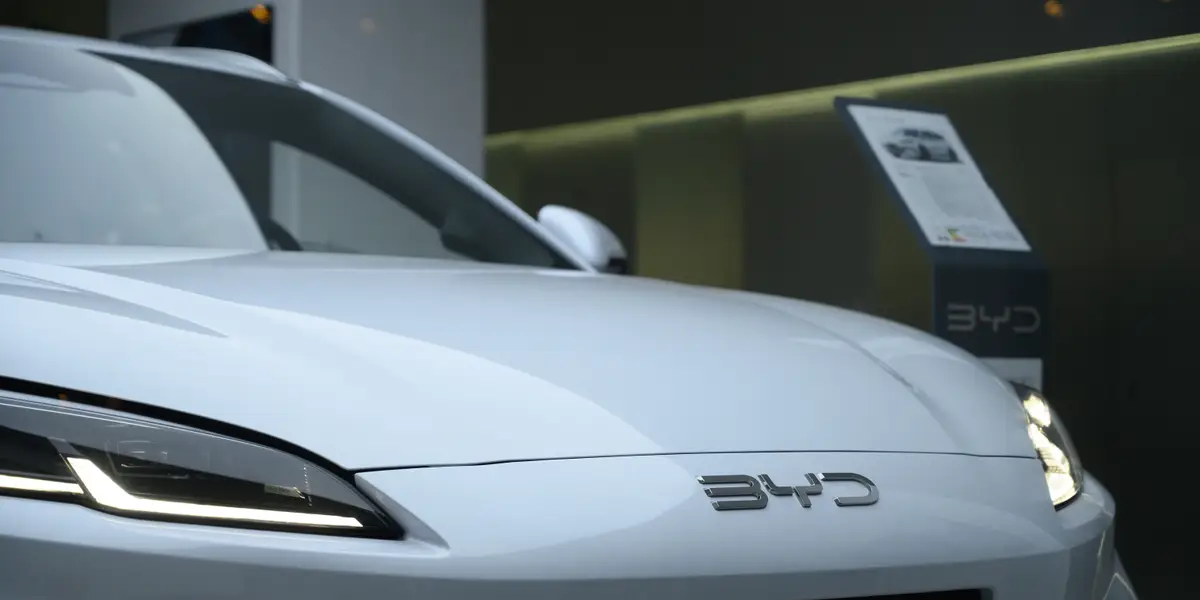 Tesla's biggest Chinese rival is feeling the heat in China's car wars