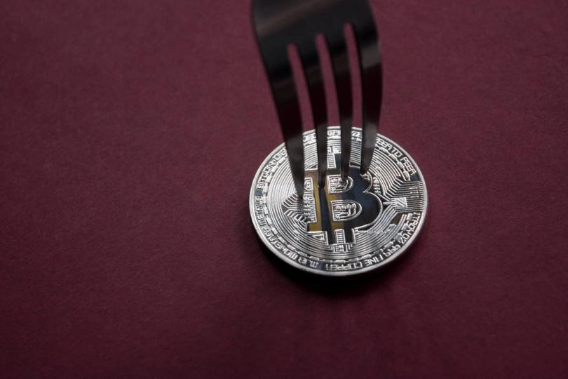 The bitcoin market is splitting in two. Here's who is buying and selling amid the war