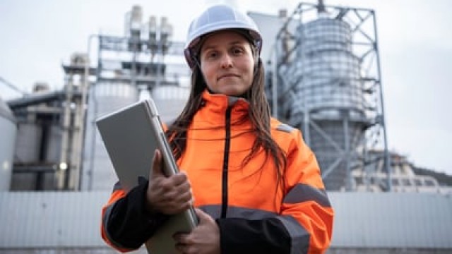 The Energy Sector Is Off to a Sizzling Start in 2024. This Stock Is the Only Existing Position That Warren Buffett Added To During the First Quarter.