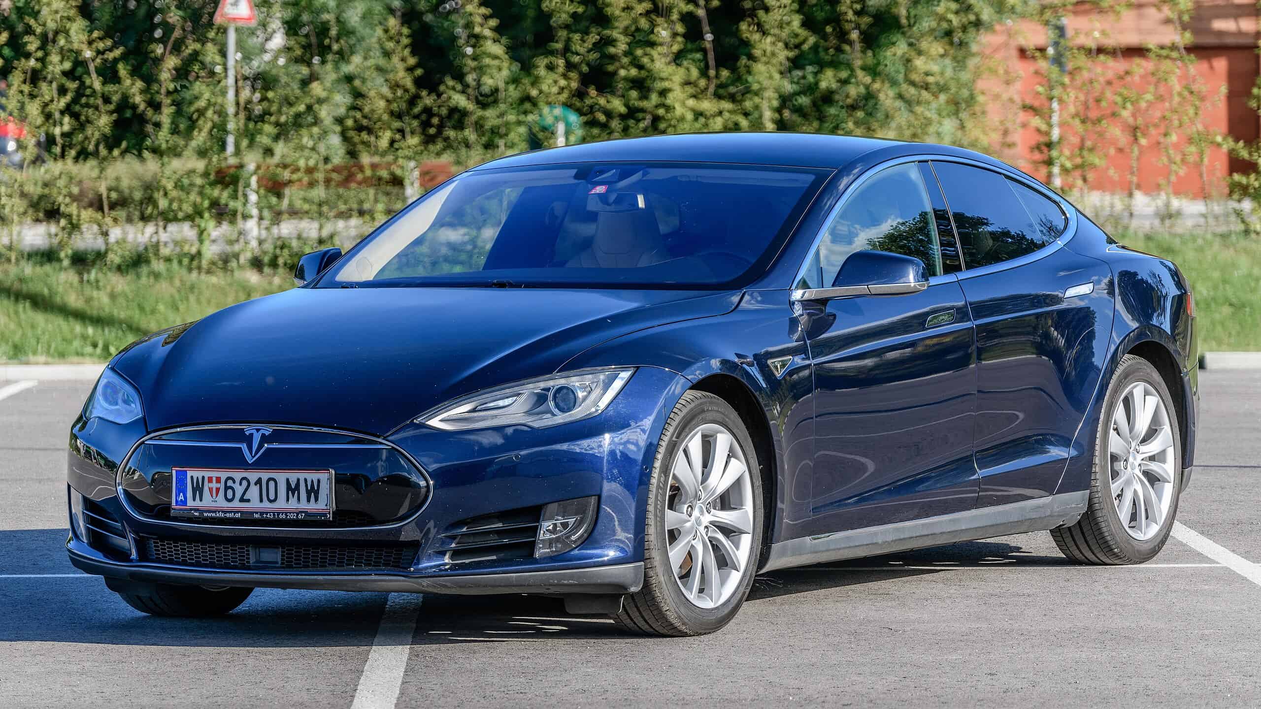 Foto von The Tesla Model S Was My Dream Car, But These 20 Factors Changed My Mind