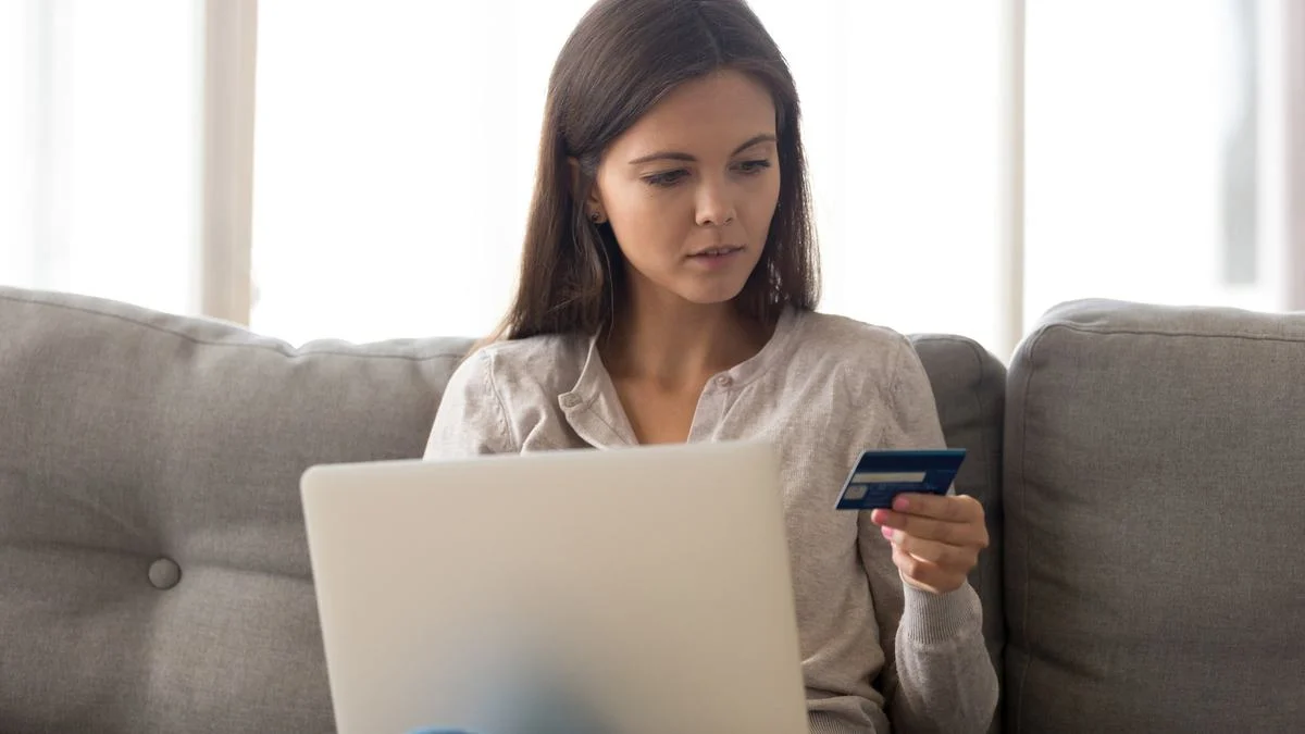 These 0% Intro APR Cards Have No Balance Transfer Fees. Are They Worth It?
