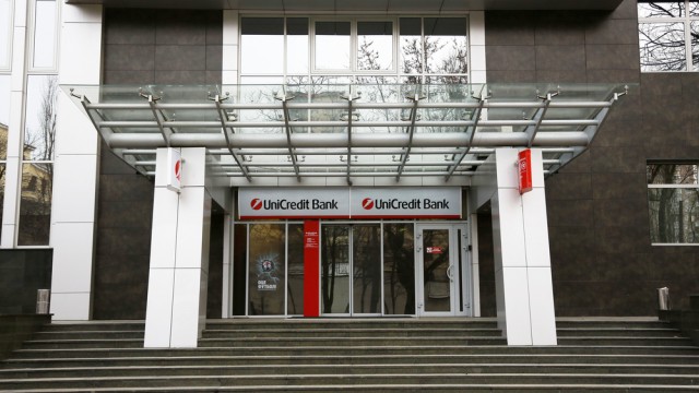 These 4 European bank stocks have risen as strong earnings boost sentiment, should you buy?