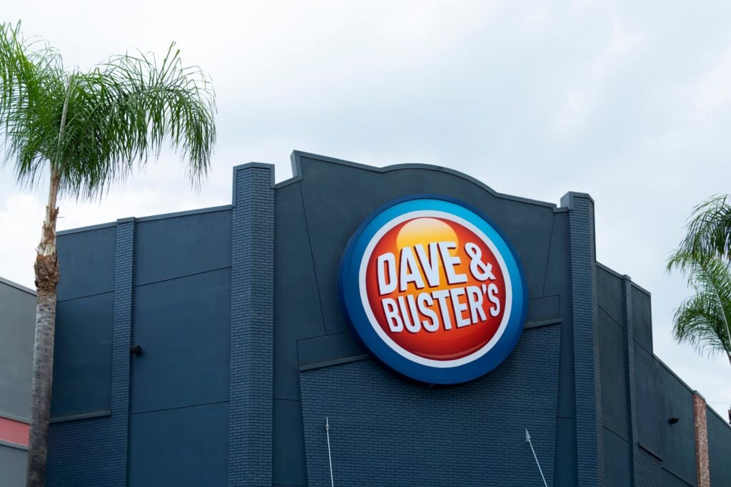 These Analysts Slash Their Forecasts On Dave and Buster's Following Downbeat Q1 Earnings