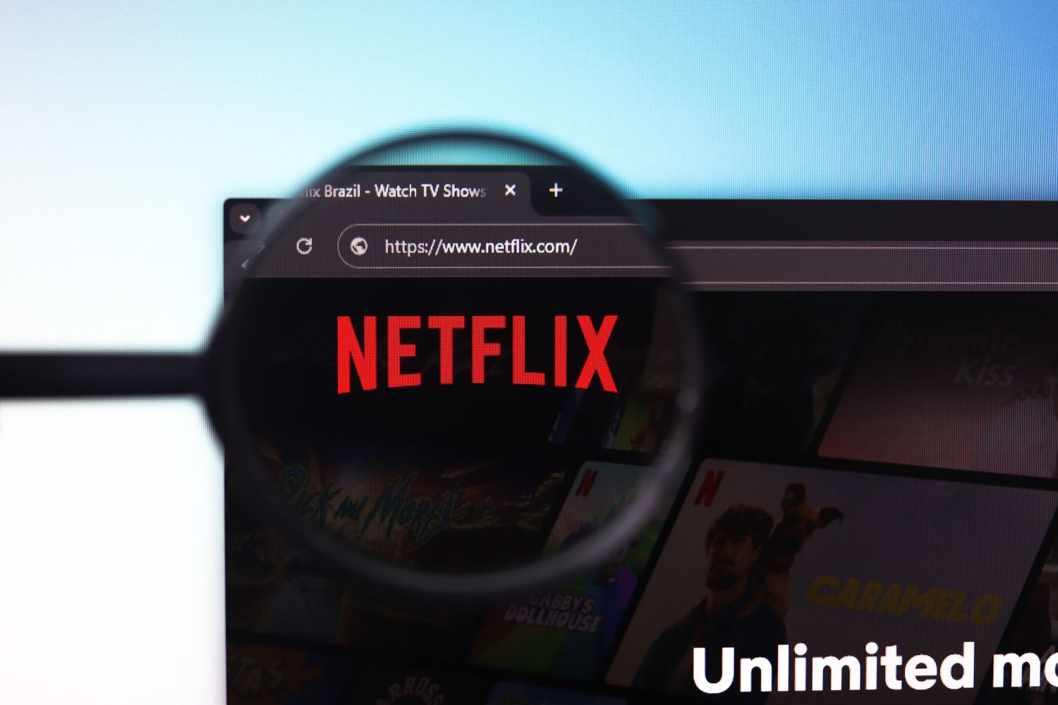 These Experts Think Netflix Will Be Fine Even If It Doesn't Get to Buy Warner Bros.