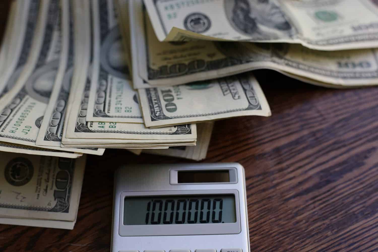 This $575,000 Portfolio Pays More Cash Every Month Than $1 Million in the S&P 500