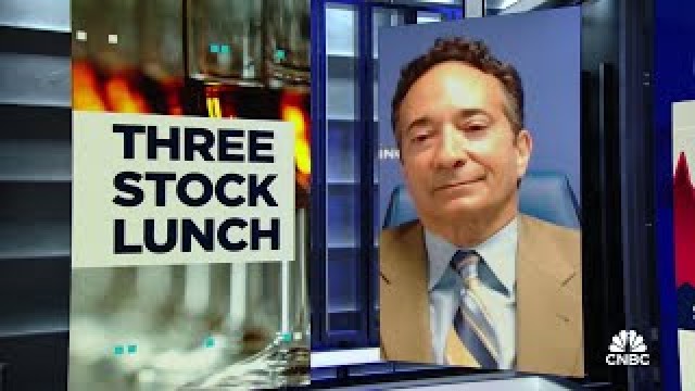 Three-Stock Lunch: Peloton, Advance Auto Parts & Snowflake
