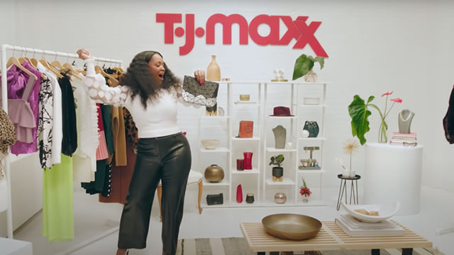 TJ Maxx parent beats Q2 results, raises annual profit forecast on strong demand