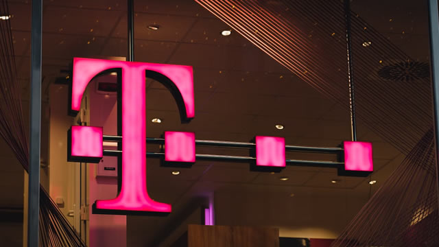 T-Mobile US Sees Broadband, AI Growth as CFO Osvaldik Plans 2027 Retirement