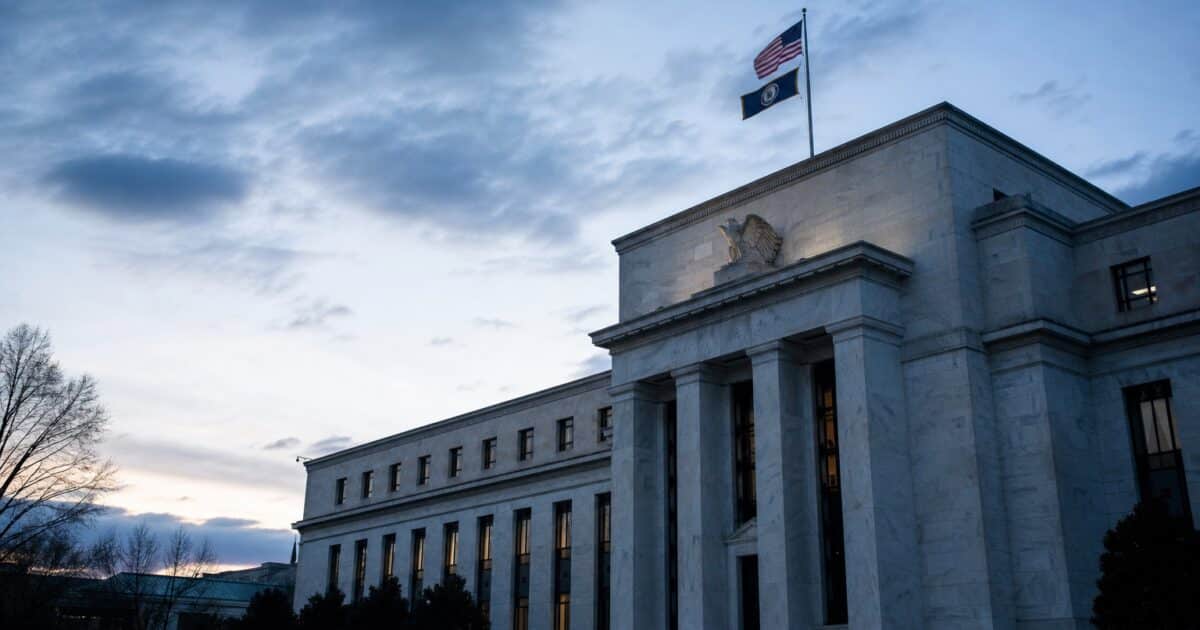 Tom Lee Predicts Bitcoin Surge Amid Market Anxiety Ahead of Fed Meeting