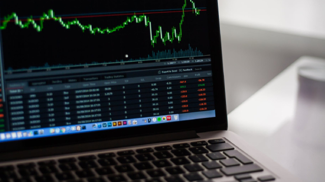 Foto von Top 3 ETFs Dominating the Market With Huge Trading Volumes